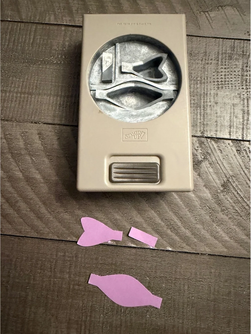 Stampin’ Up Bow Builder shape punch